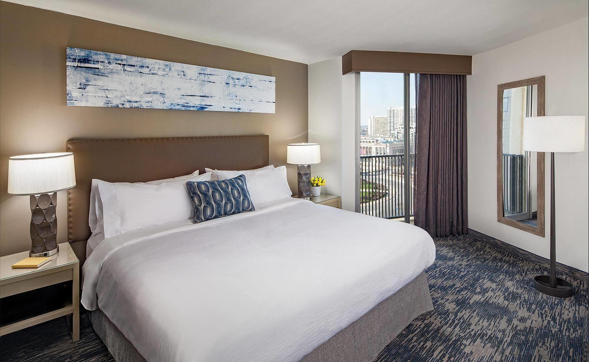 Embassy Suites Philadelphia - Center City 외부 사진