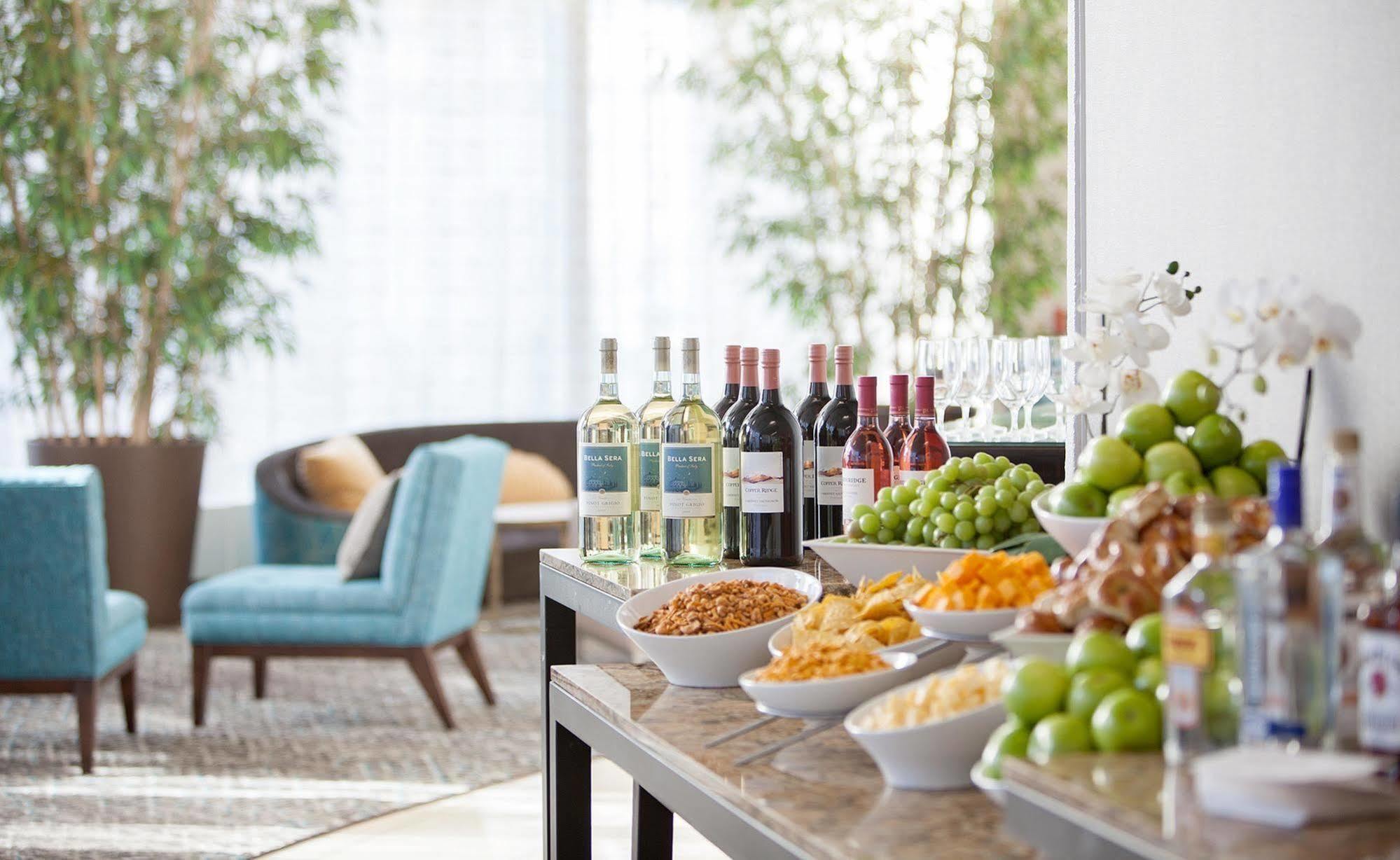 Embassy Suites Philadelphia - Center City 외부 사진